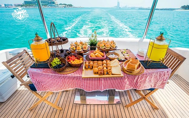 2-What-is-included-in-Dubai-Superyacht-Rental-copy.webp