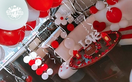 8-Yacht-Birthday-Party-Dubai-laptop-version-copy-2.webp