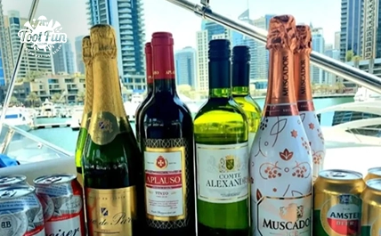 9New-Year-Yacht-Party-Tickets.webp
