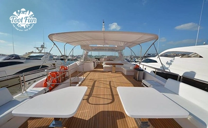 F1-101FT-Yacht-Rental-version-copy-4.webp