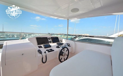 F1-101FT-Yacht-Rental-version-copy-7.webp