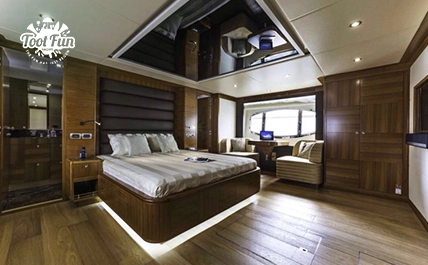 F1-101FT-Yacht-Rental-version-copy-9.webp