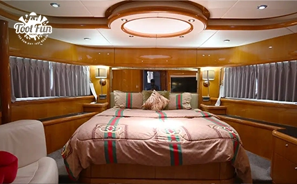 F1-92FT-Yacht-Rental-version-copy-5.webp