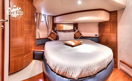 New-Year-50-FT-Yacht-laptop-version-copy-3.webp