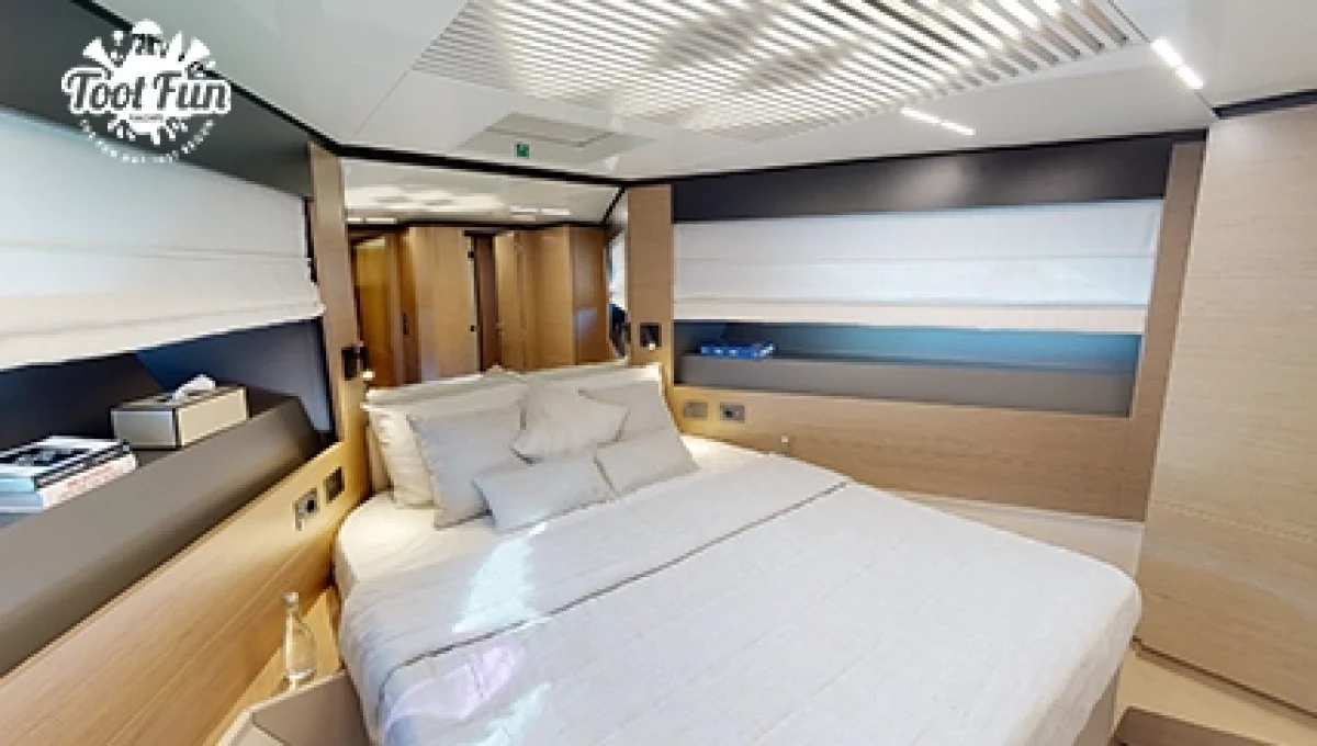 10-78-Ferretti-Superyacht-laptop-version-copy.webp