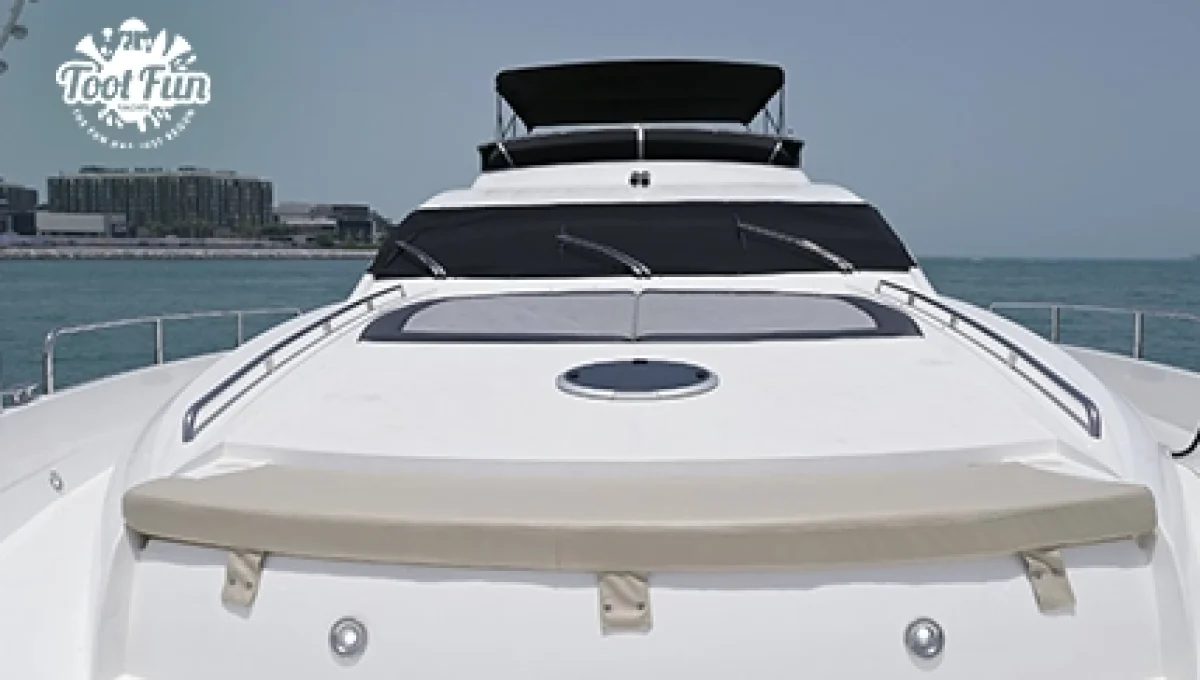 11-97-Sunseeker-Superyacht-laptop-version-copy.webp
