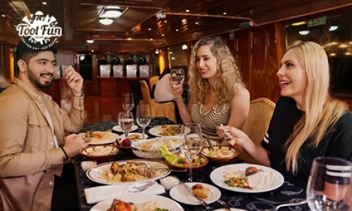 4Romantic-Yacht-Dinner-laptop-version-copy.webp