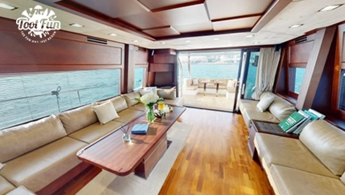 6-79-FT-Galleon-Superyacht-laptop-version-copy.webp
