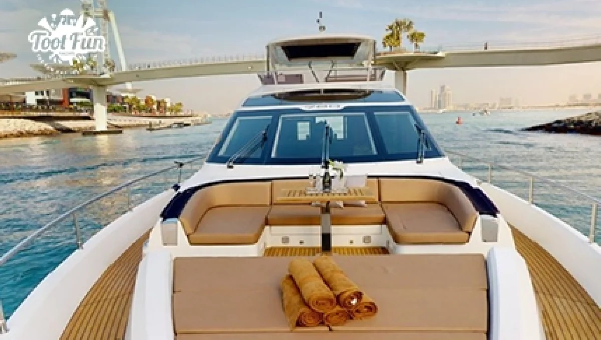 7-79-FT-Galleon-Superyacht-laptop-version-copy.webp