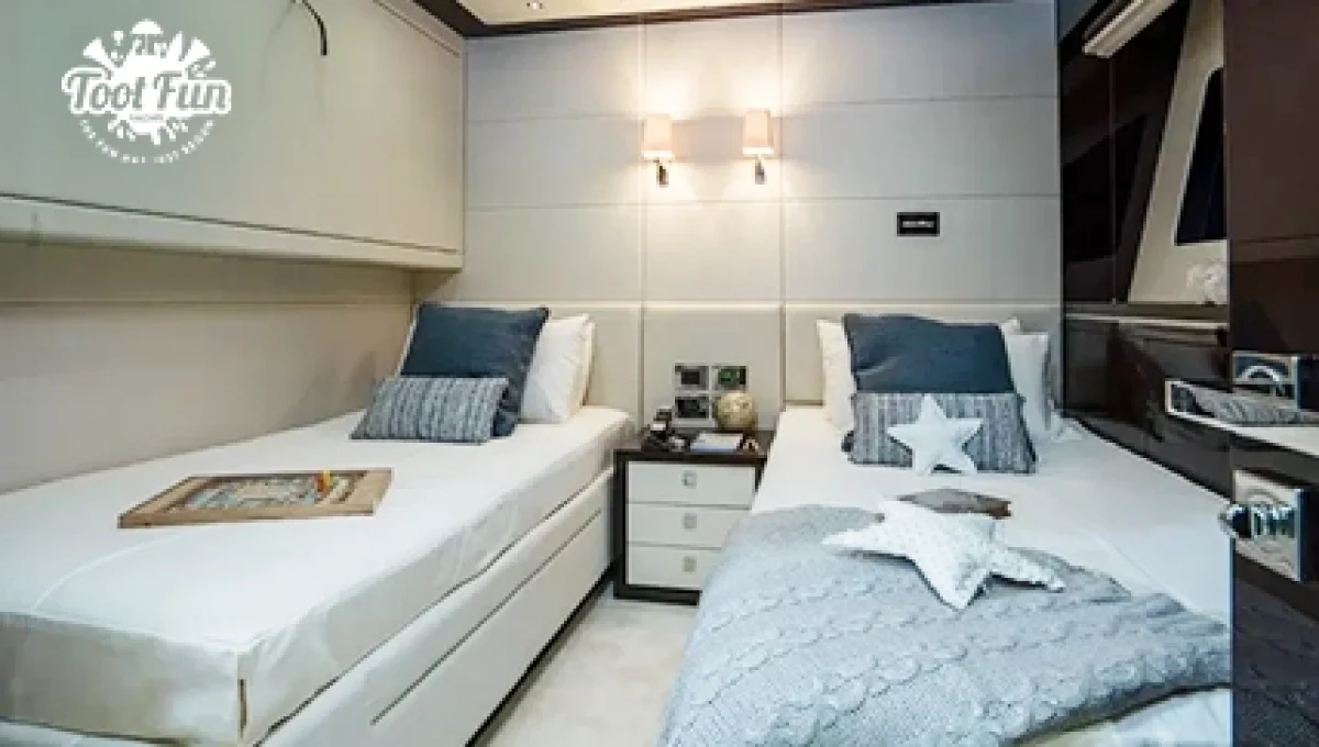 8-116-Sunseeker-Superyacht-laptop-version-copy.webp