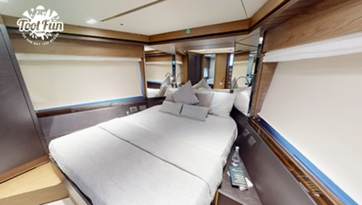 8-67-Feretti-Superyacht-laptop-version-copy.webp