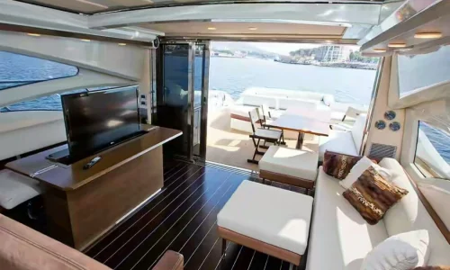 Azimut 68 FT Yacht in Abu Dhabi (4)