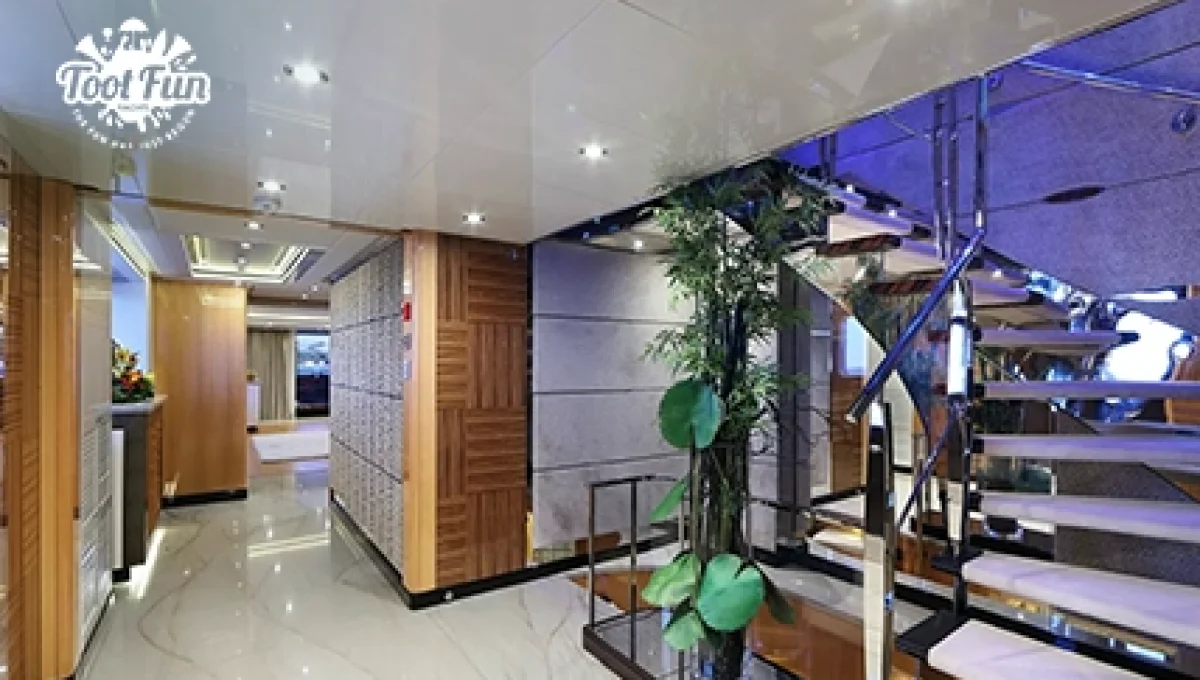 F1-164FT-Yacht-Rental-version-copy-1.webp