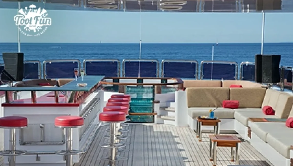 F1-164FT-Yacht-Rental-version-copy-6.webp
