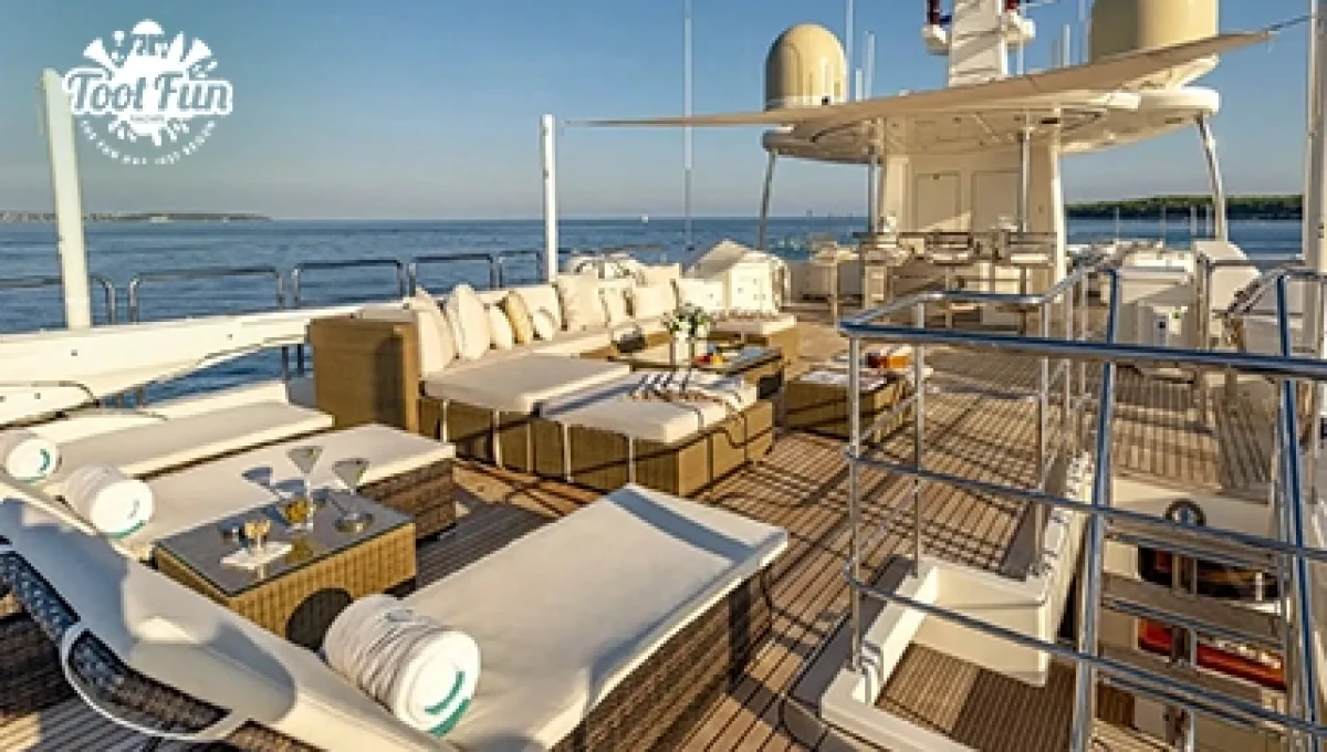 F1-165FT-Yacht-Rental-version-copy-10.webp